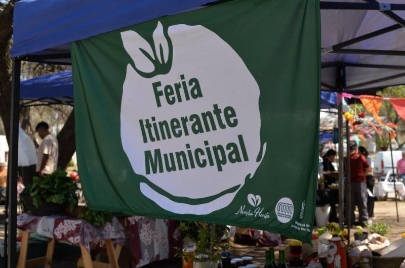Las Termas- la Feria Municipal en el escenario Hermanos Aacutebalos