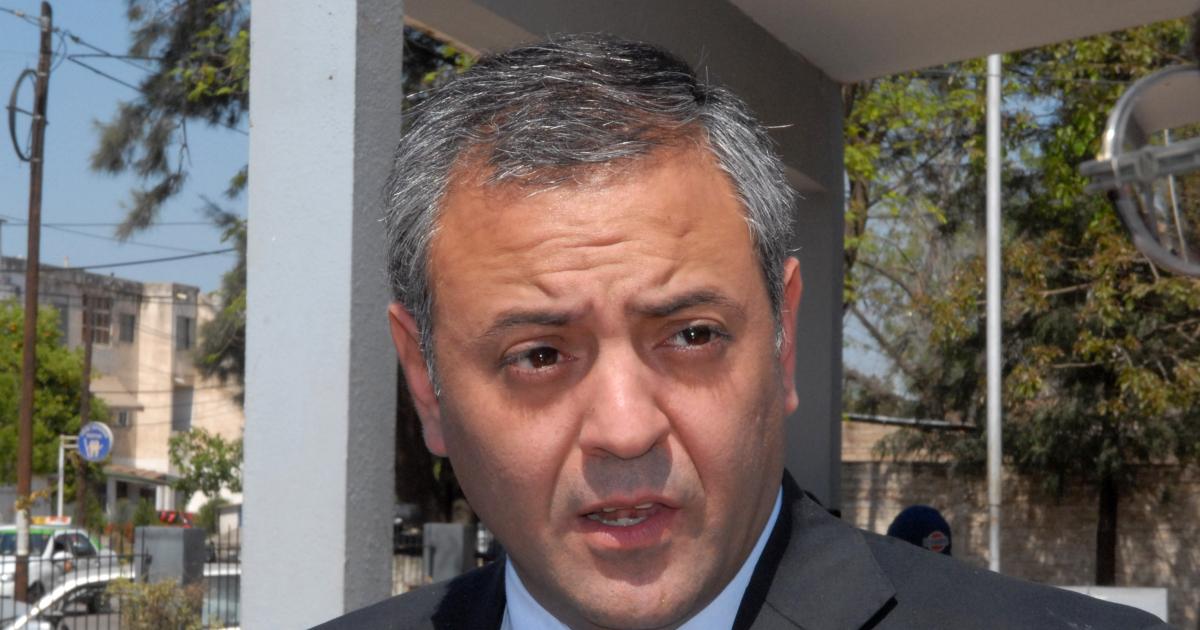 Prisioacuten preventiva para dos policiacuteas por excesos con detenido en la 7ordf