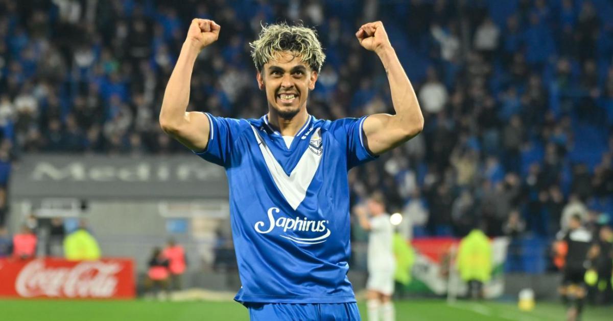Agoacutenico triunfo de Veacutelez Sarsfield ante Tigre por 3 a 2 en un partido con final de peliacutecula en Liniers