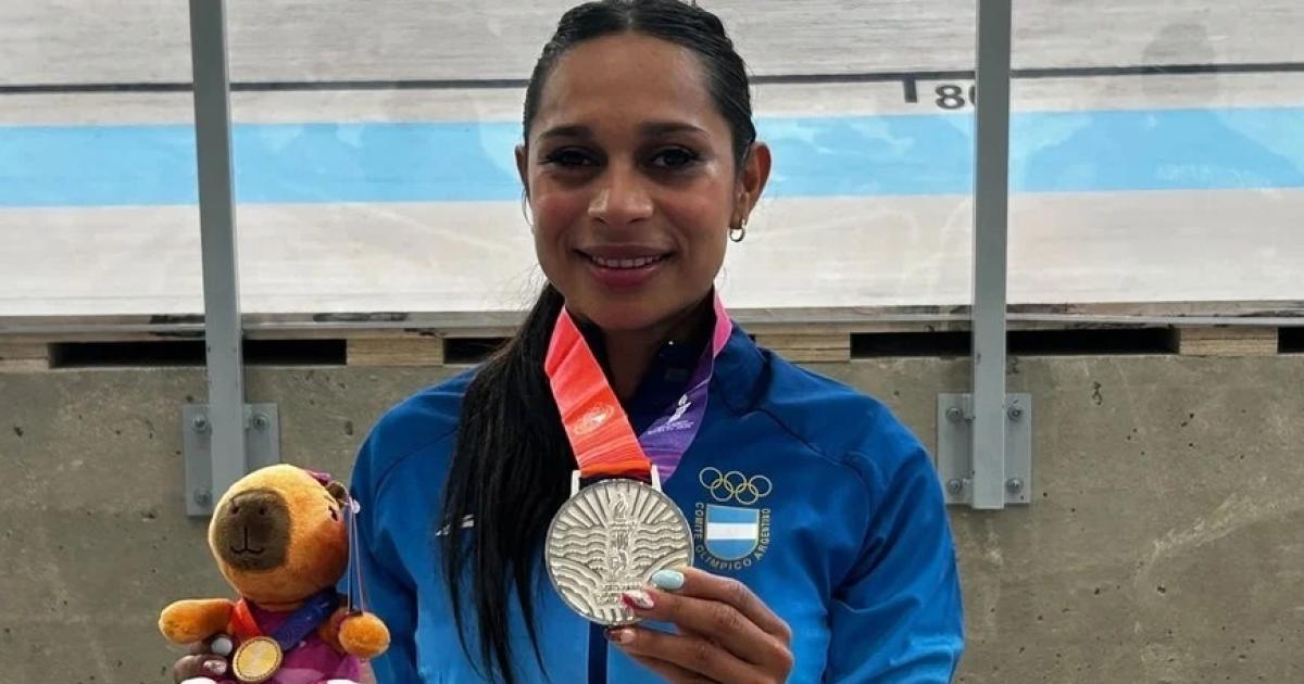 La santiaguentildea Natalia Vera se colgoacute la medalla de plata y emocionoacute a todos en Rafaela