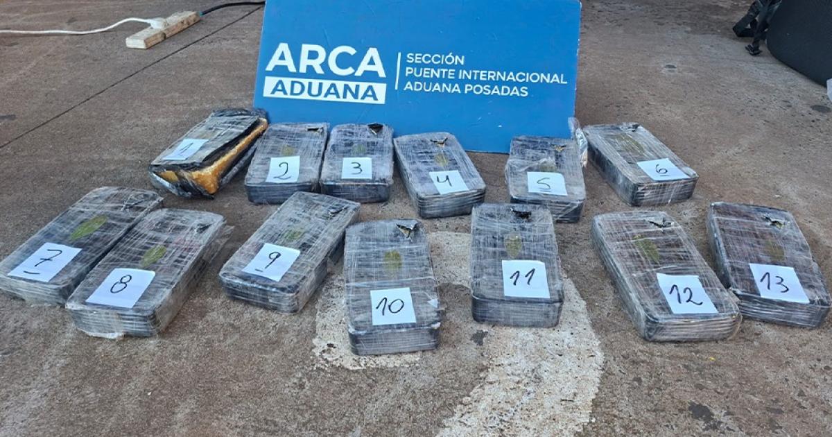 Intentoacute ingresar maacutes de 13 kilos de cocaiacutena desde Paraguay ocultos en su auto y quedoacute detenido