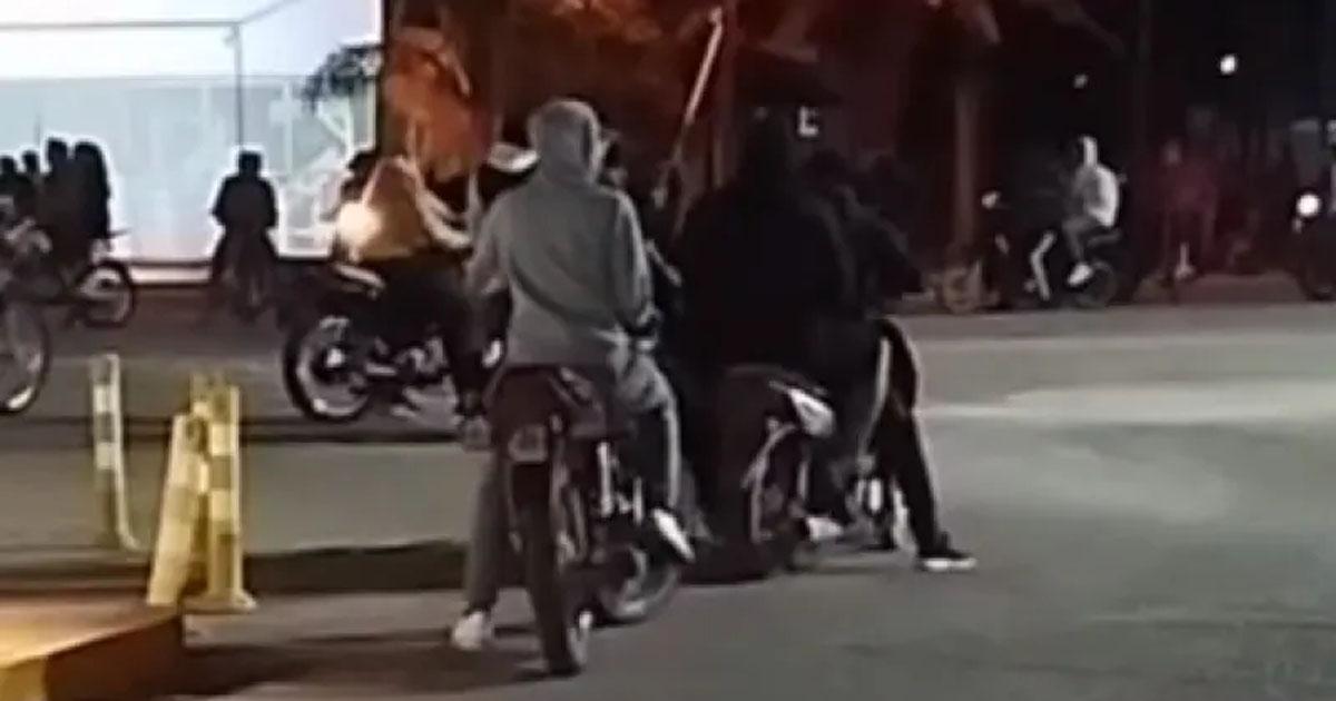 Preocupacioacuten por picadas de motos en las calles de Antildeatuya
