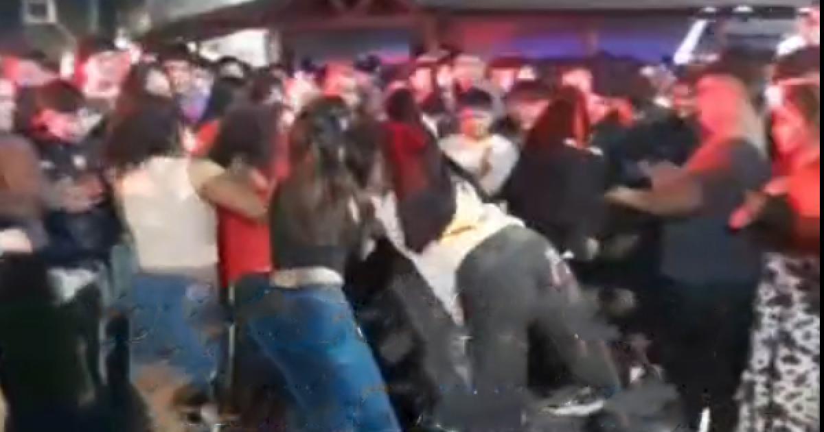 Graves incidentes en la fiesta de Beltraacuten- pelea de mujeres un joven acuchillado y un detenido