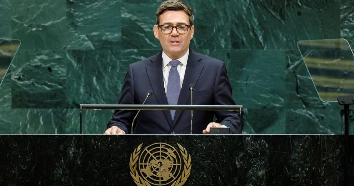 El primer ministro brit�nico Andy Burnham habló en la 81° Asamblea General de las Naciones Unidas en la sede de la ONU en Nueva York este 22 de septiembre de 2026