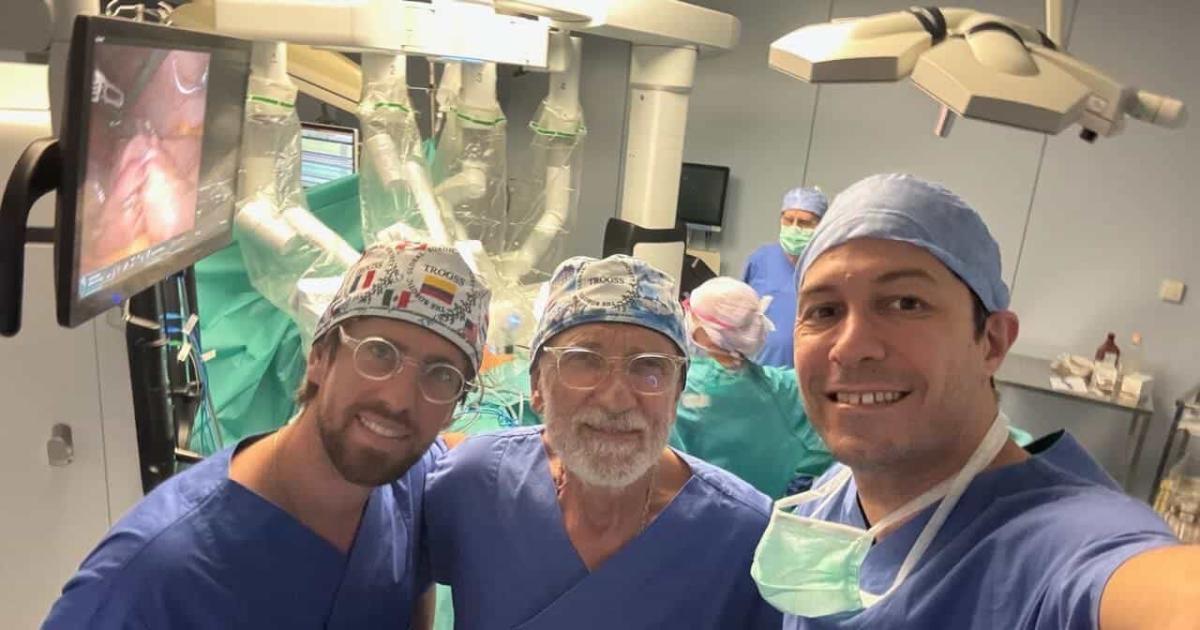 Un meacutedico santiaguentildeo se capacitoacute en cirugiacutea roboacutetica y teacutecnicas avanzadas en Luxemburgo