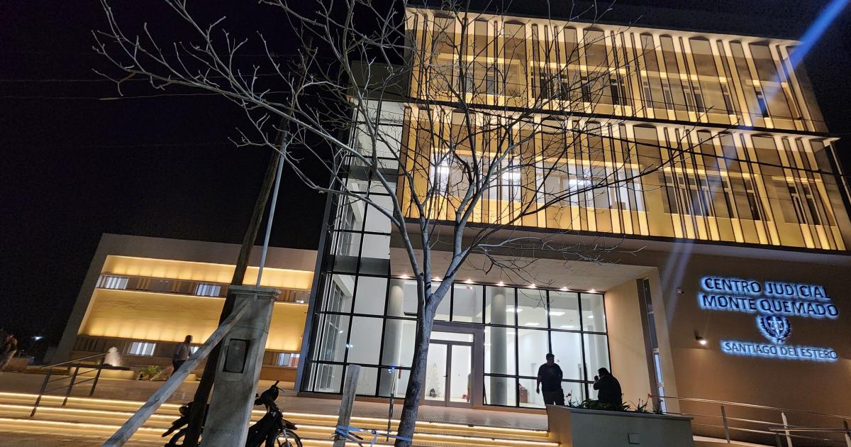 Demoran a exintendente acusado de encantildeonar a un peoacuten menor