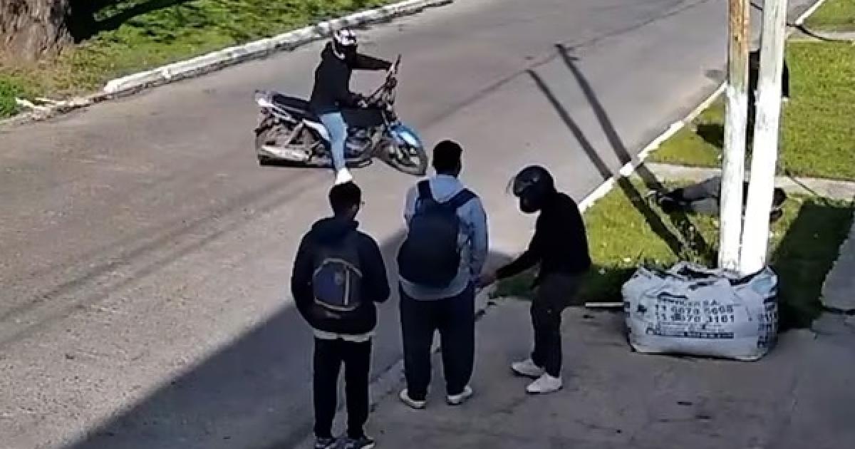 VIDEO  Chicos con autismo fueron viacutectimas de un violento robo- los golpearon y amenazaron de muerte