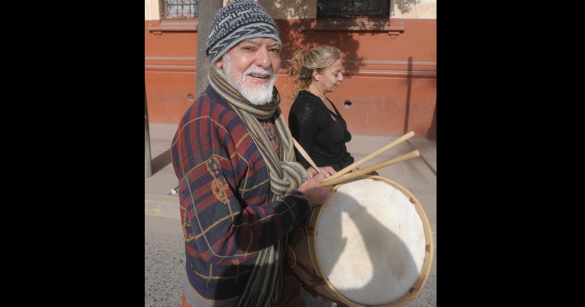 El bailariacuten Juan Saavedra celebraraacute sus 83 el saacutebado 26