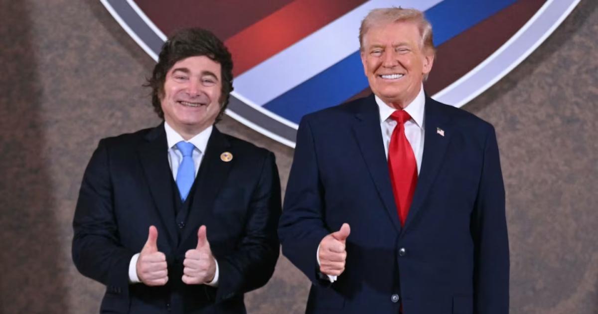 El presidente Javier Milei y su par estadounidense Donald Trump (Foto- Saul LOEB AFP)