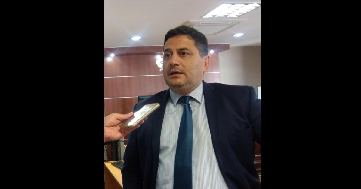 Indagan hoy a un exintendente por amenazas a joven