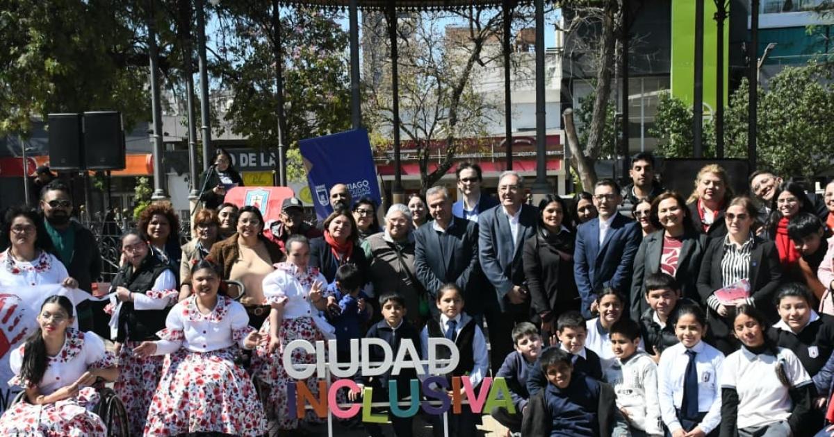 Diacutea Internacional de la Lengua de Sentildeas- realizaron una jornada de concientizacioacuten en Plaza Libertad