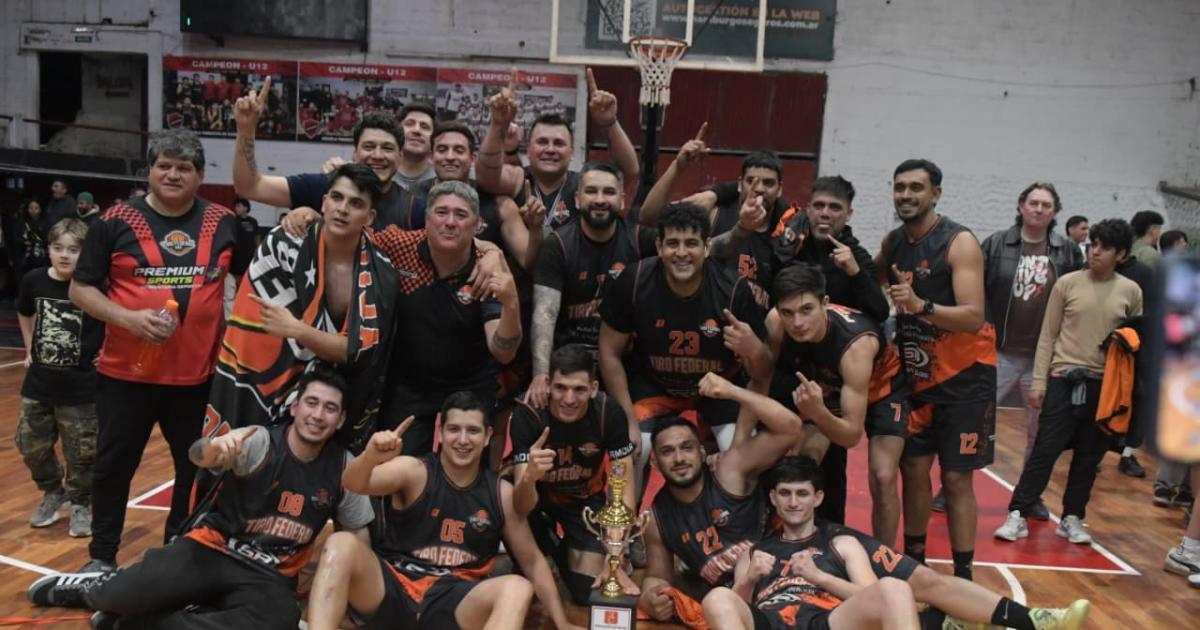 Tiro nuevo campeoacuten del baacutesquet santiaguentildeo