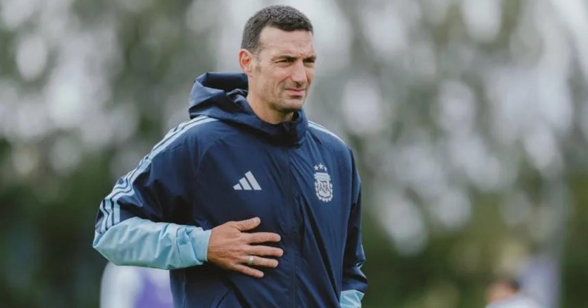 El entrenador argentino comenzó la combinación de los 33 jugadores convocados (Foto TyCSport)