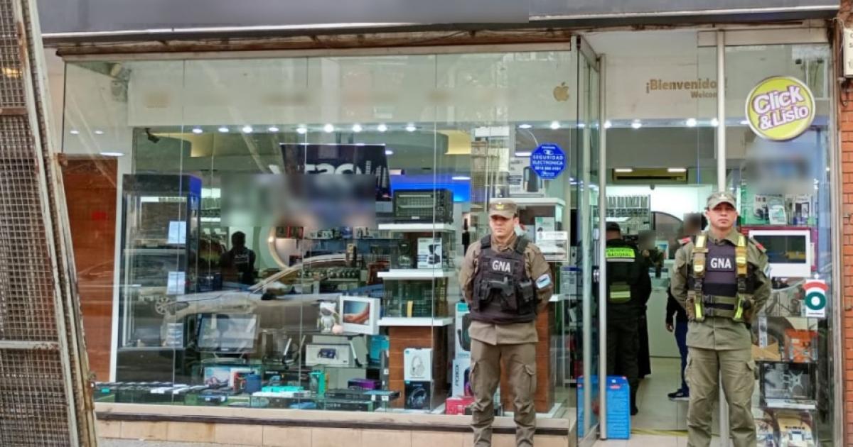 Millonario secuestro de Gendarmeriacutea- incautan mercaderiacutea de contrabando por maacutes de 114 millones y armas de fuego