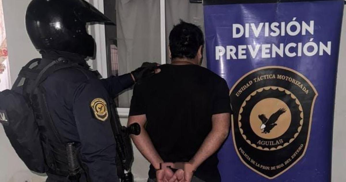 Intentoacute escapar de la Policiacutea y fue detenido- lo buscaban por violencia de geacutenero