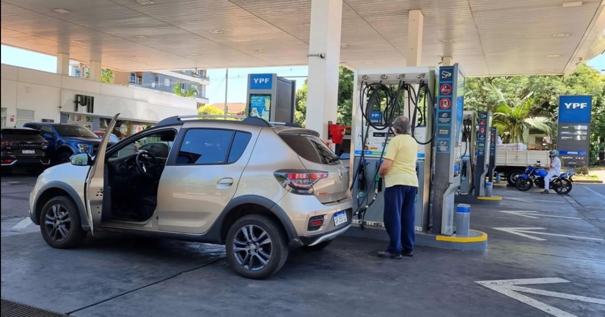 La nafta S�per sufrió el impacto m�s fuerte exhibiendo un retroceso del 366 por ciento (Foto Google)