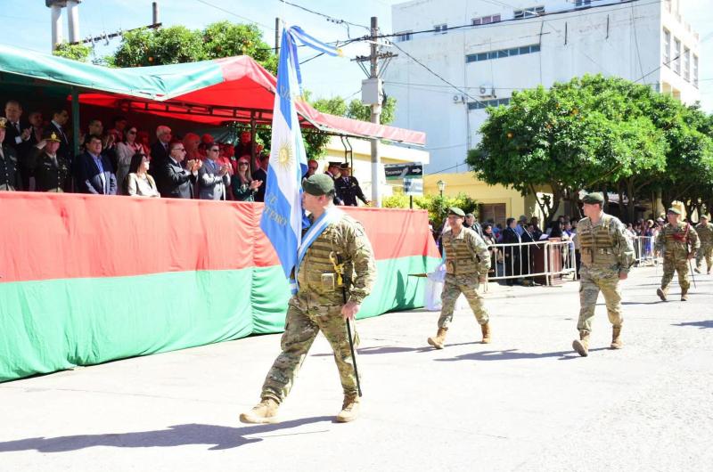 EMOTIVO El desfile cívico-militar fue el corolario del acto central por el 152� aniversario de la ciudad de Frías