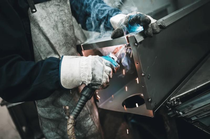 Cuaacutel es la metaluacutergica que cerroacute y ofrecioacute pagar los sueldos adeudados con restos de bronce