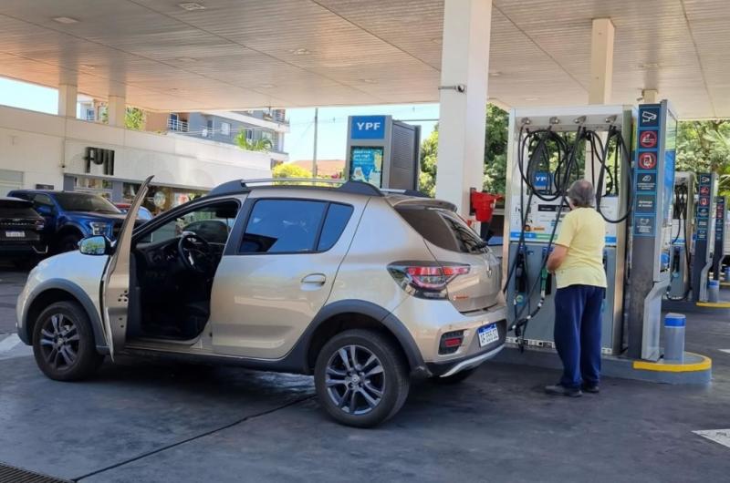 La nafta S�per sufrió el impacto m�s fuerte exhibiendo un retroceso del 366 por ciento (Foto Google)