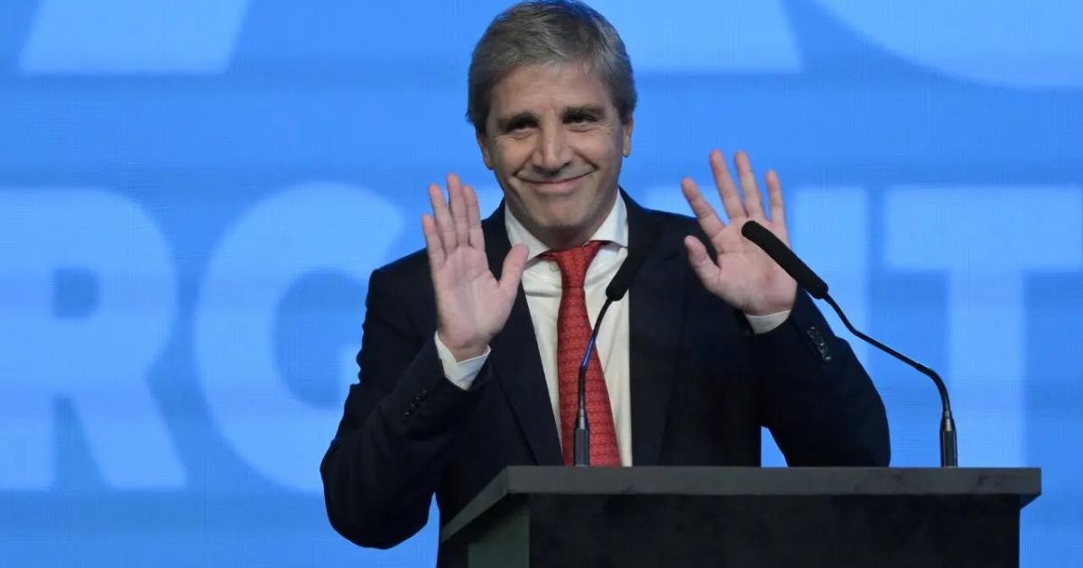 El ministro de Economía Luis Caputo hizo hincapié en el panorama ampliado (Foto Google)