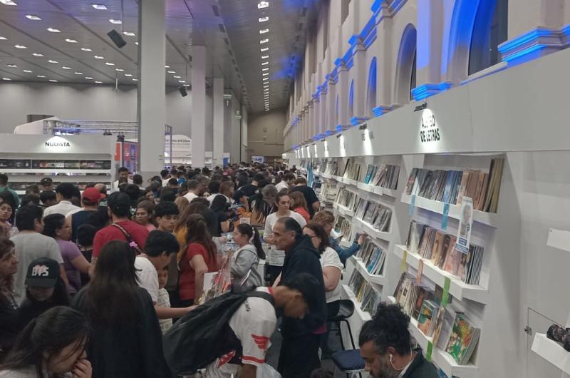 La Sala Pocha Ramos lleva a la ciudad de Friacuteas a la Feria del Libro