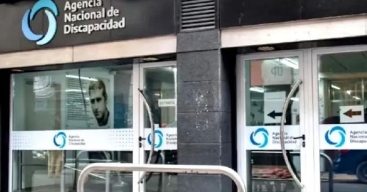 Escaacutendalo en la ex ANDIS- denuncian compras con sobreprecios de hasta 1972-en-porciento- y la entrega fantasma de una proacutetesis