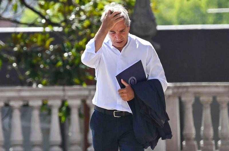 El Gobierno se prepara por eventual demanda de doacutelares