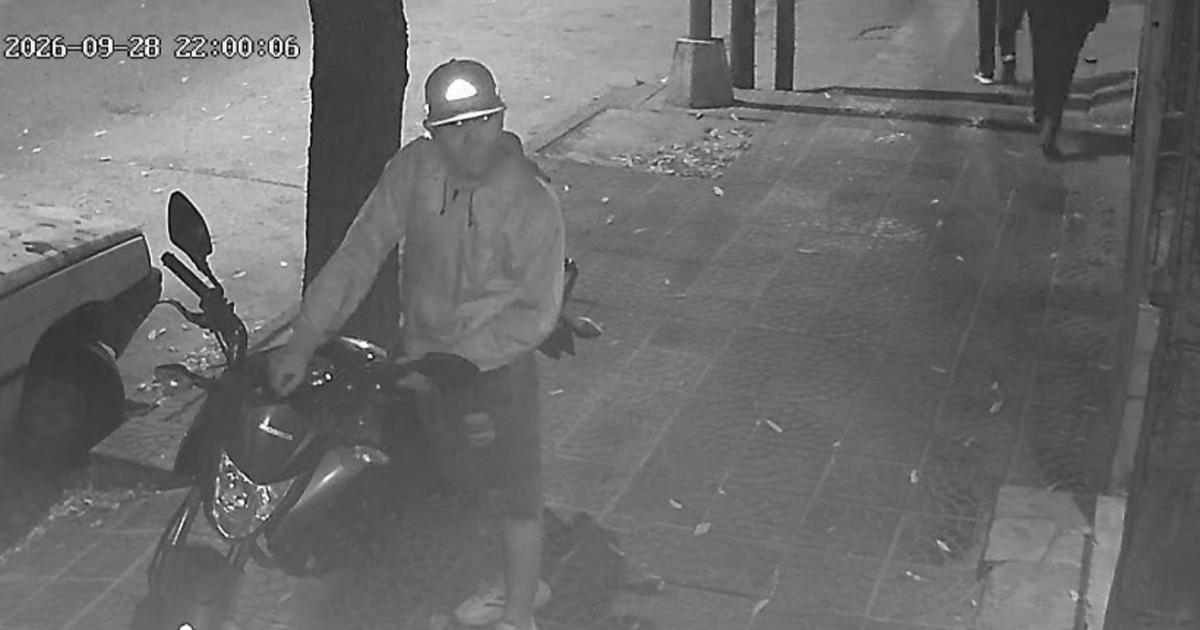 El rodado sustraído es una motocicleta marca Honda modelo Twister de color negro mate Captura cÃmara de seguridad