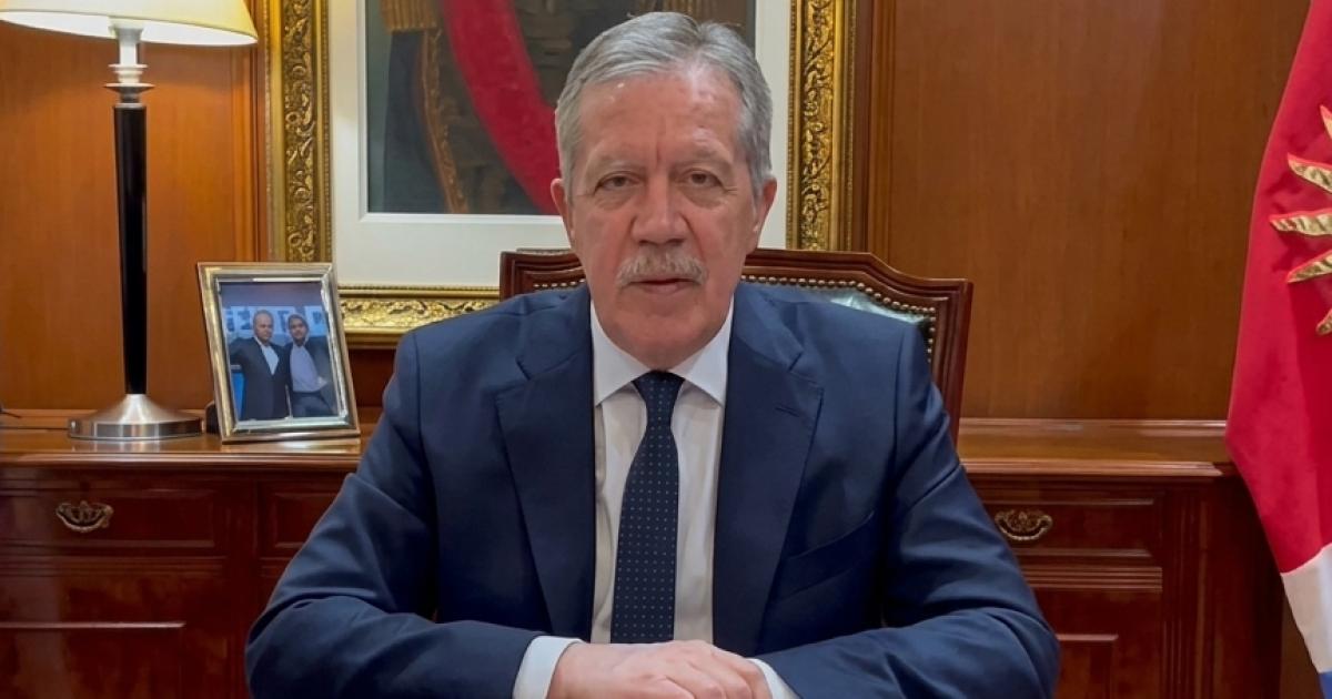A través de las redes sociales el gobernador santiagueño realizó el anuncio del pago del bono de fin de año