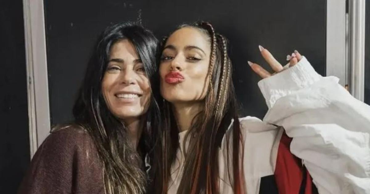 Fuerte poleacutemica en redes por una foto de la mamaacute de Tini Stoessel llevando a su perro en una mochila