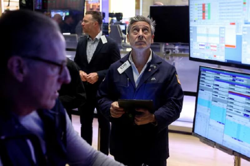 Tras once ruedas en alza el riesgo país bajó a 609 puntos (Foto Google)