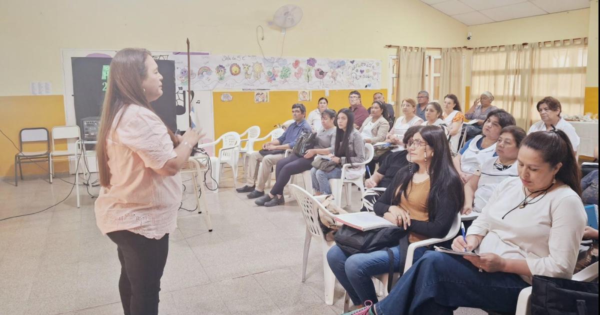 CAPACITACIÓN Participaron mÃs de 40 escuelas de Personal Único en los departamentos Choya y GuasayÃn