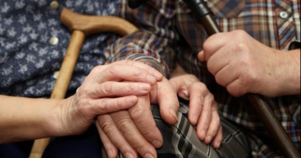 Una pareja necesita de 25 millones para vivir