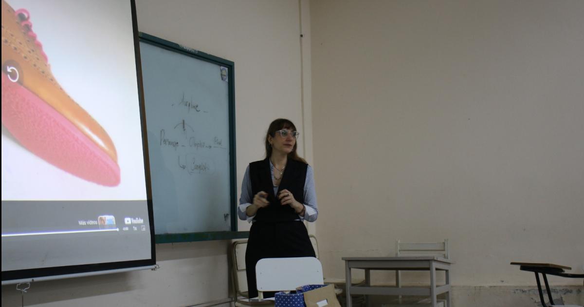 La capacitación estuvo a cargo de la Lic Lorena Jozami (Foto El Liberal)