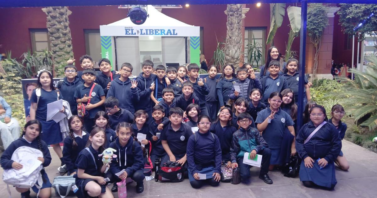 FOTOS Feria del Libro en el CCB- los maacutes chicos ya coparon el stand de El Liberal