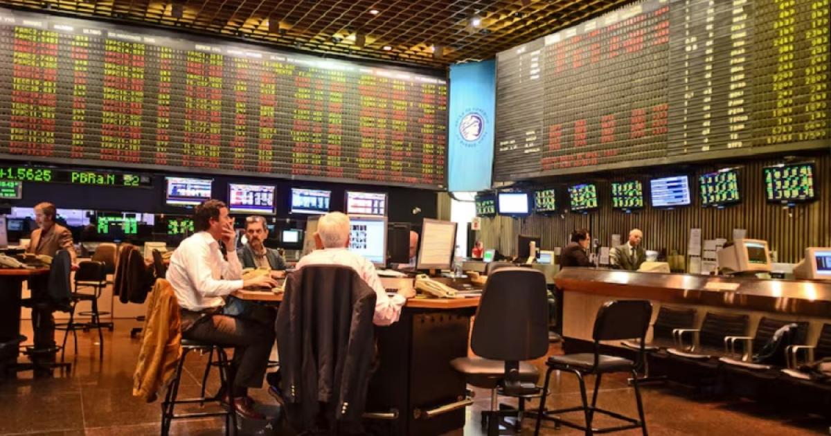 El riesgo país se estableció en los 609 puntos (Foto Google)