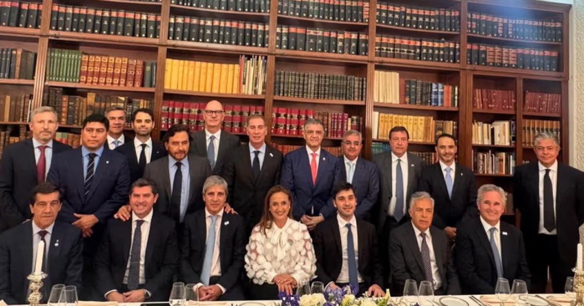 Diego Santilli negocia las PASO y afianza el vínculo con las provincias en París