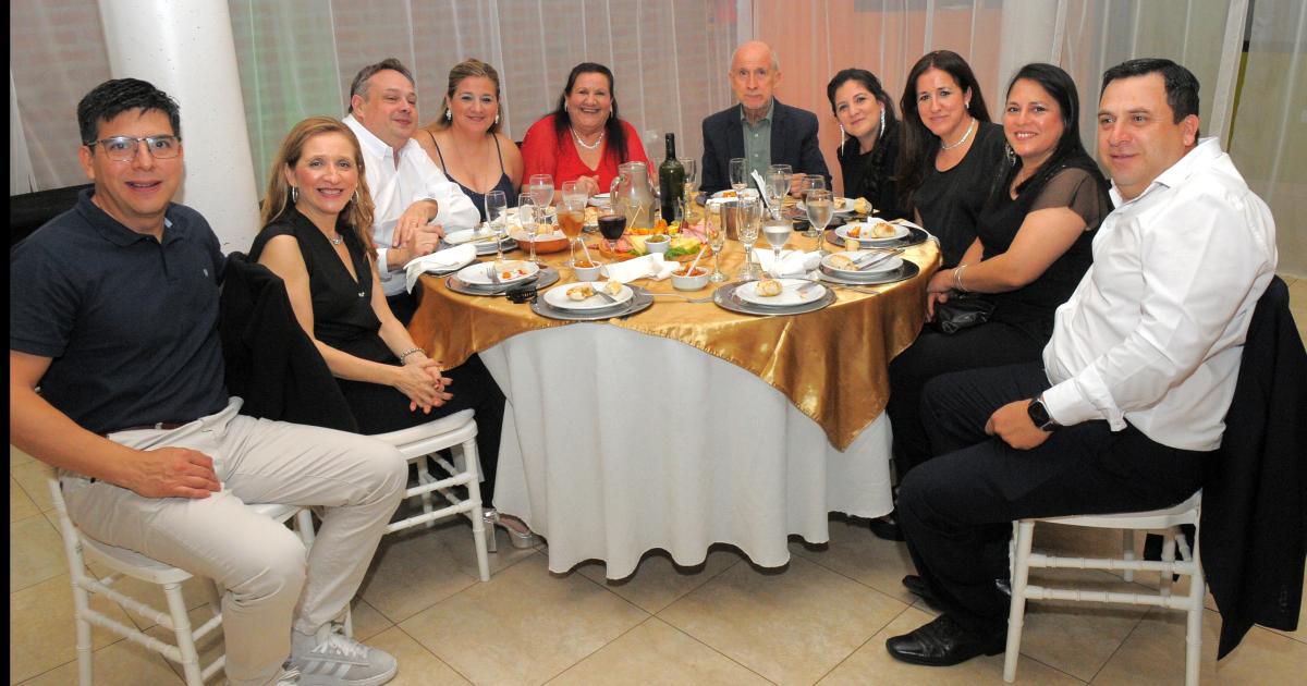 CELEBRA LA VIDA Y AGRADECE POR LO RECIBIDO