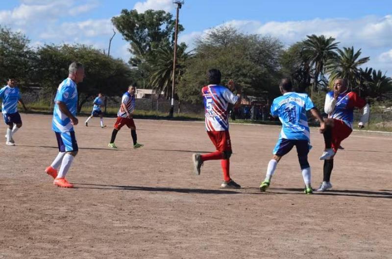 Antildeatuya seraacute sede del 1ordm Encuentro Nacional de Fuacutetbol de Veteranos