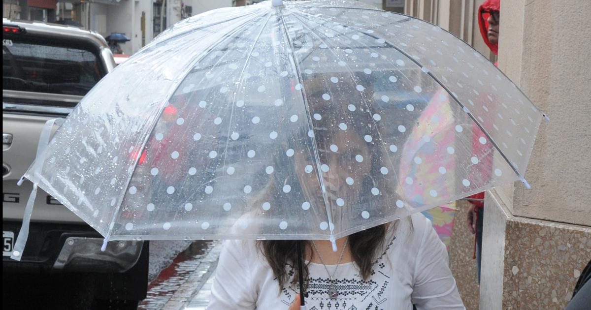 Santiago tendraacute un jueves nublado y con lluvias aisladas
