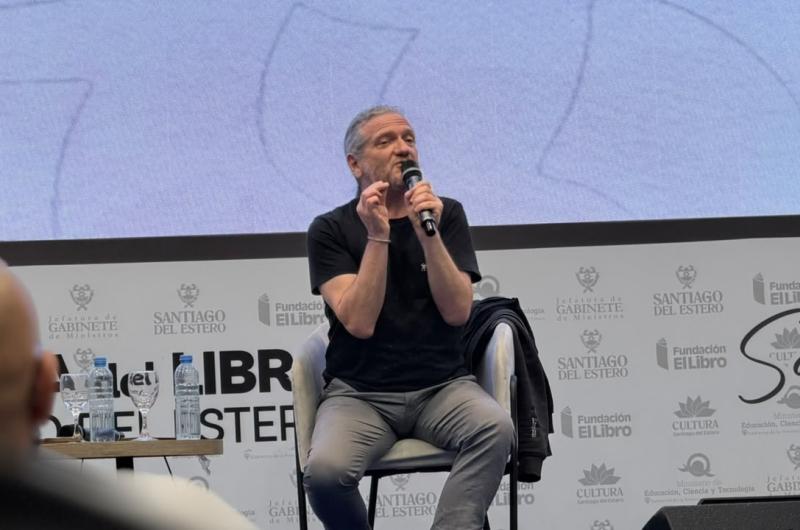 Feria del Libro en Santiago del Estero- Dariacuteo Sztajnszrajber brindoacute un multitudinario taller sobre mitologiacutea
