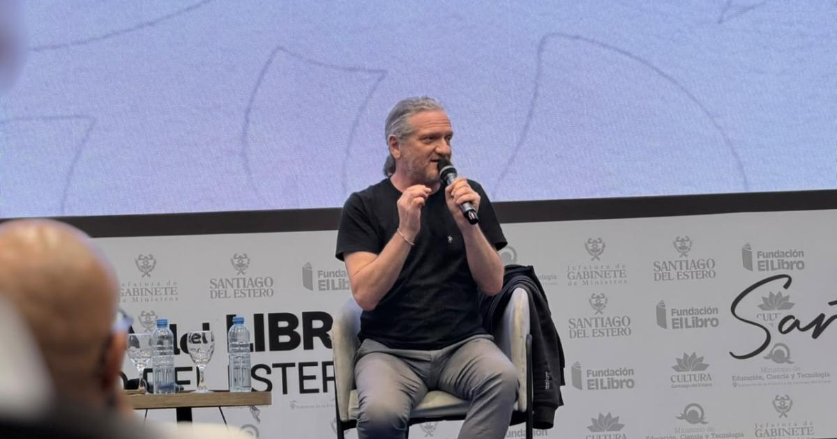 Dariacuteo Sztajnszrajber destacoacute la convocatoria de la Feria del Libro de Santiago- No puedo creer tanta gente