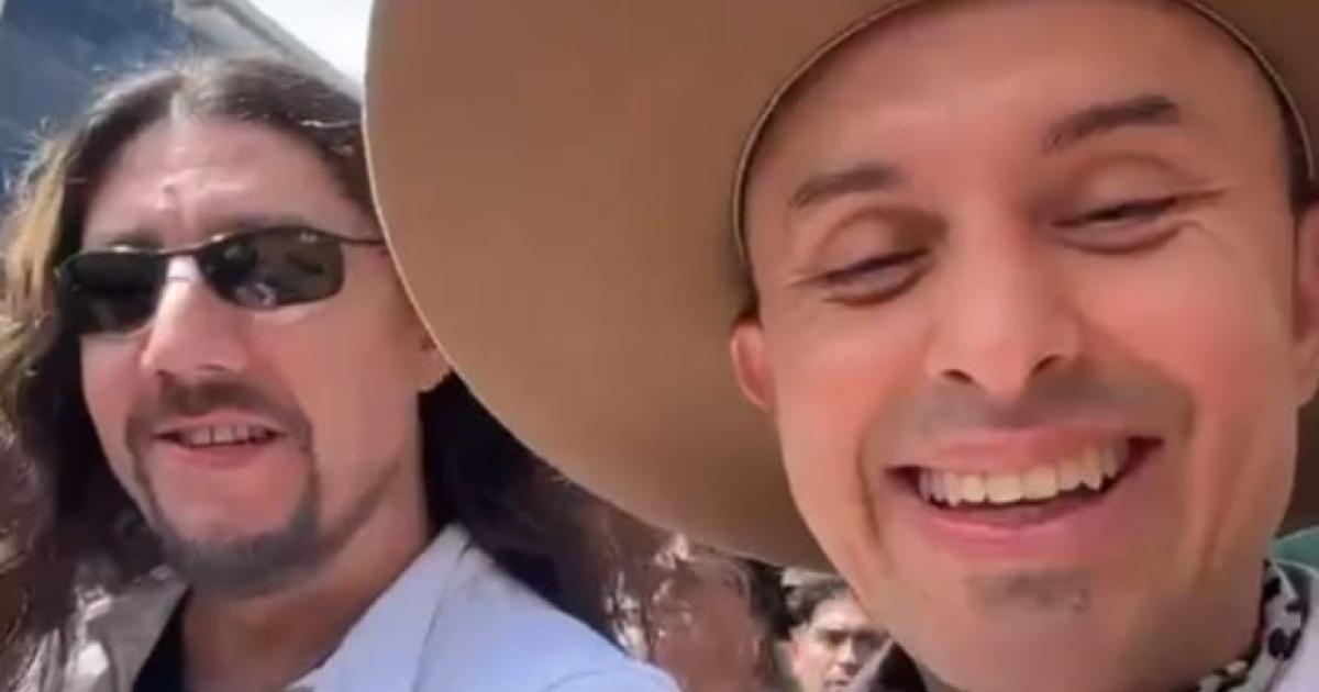 Video- el momento en que un artista santiaguentildeo se entera que va a Cosquiacuten 2027
