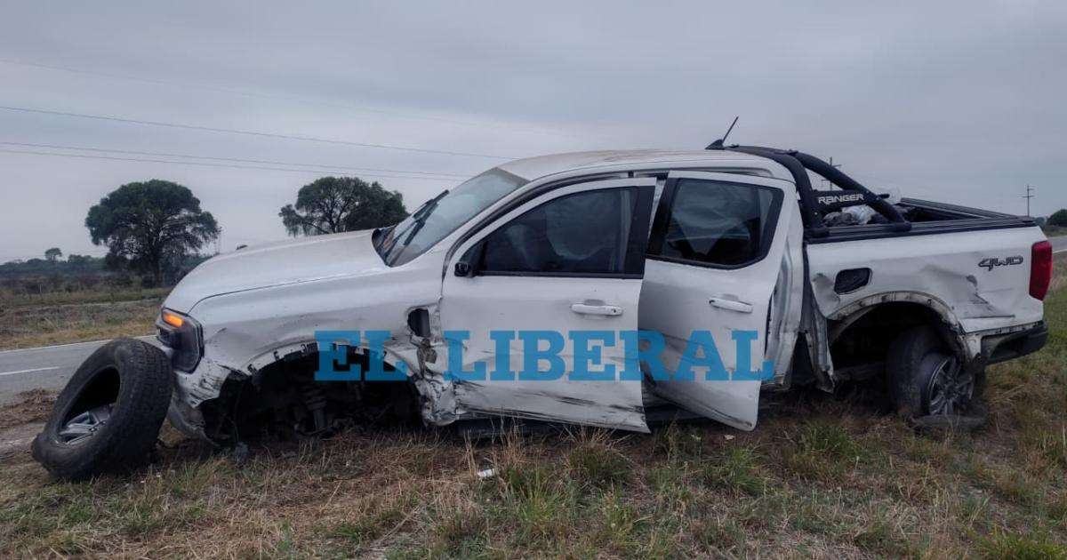 Ruta 157- fuerte choque entre dos camionetas dejoacute importantes dantildeos materiales