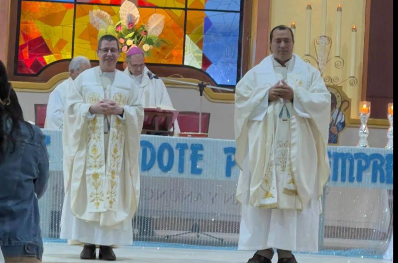Celebraron 25 antildeos de sacerdocio de los padres Ezequiel y Hugo