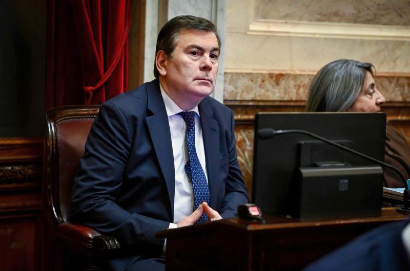 Gerardo Zamora en el podio de los senadores con mejor imagen del paiacutes