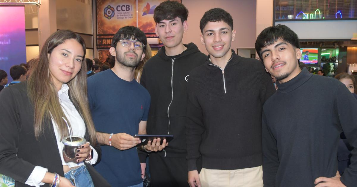 LA FERIA DEL LIBRO SIGUE SIENDO UN GRAN EacuteXITO