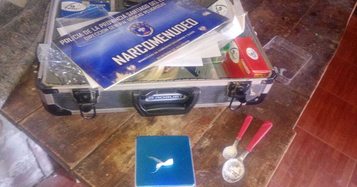 Hallan cocaiacutena en la casa de un investigado por robo