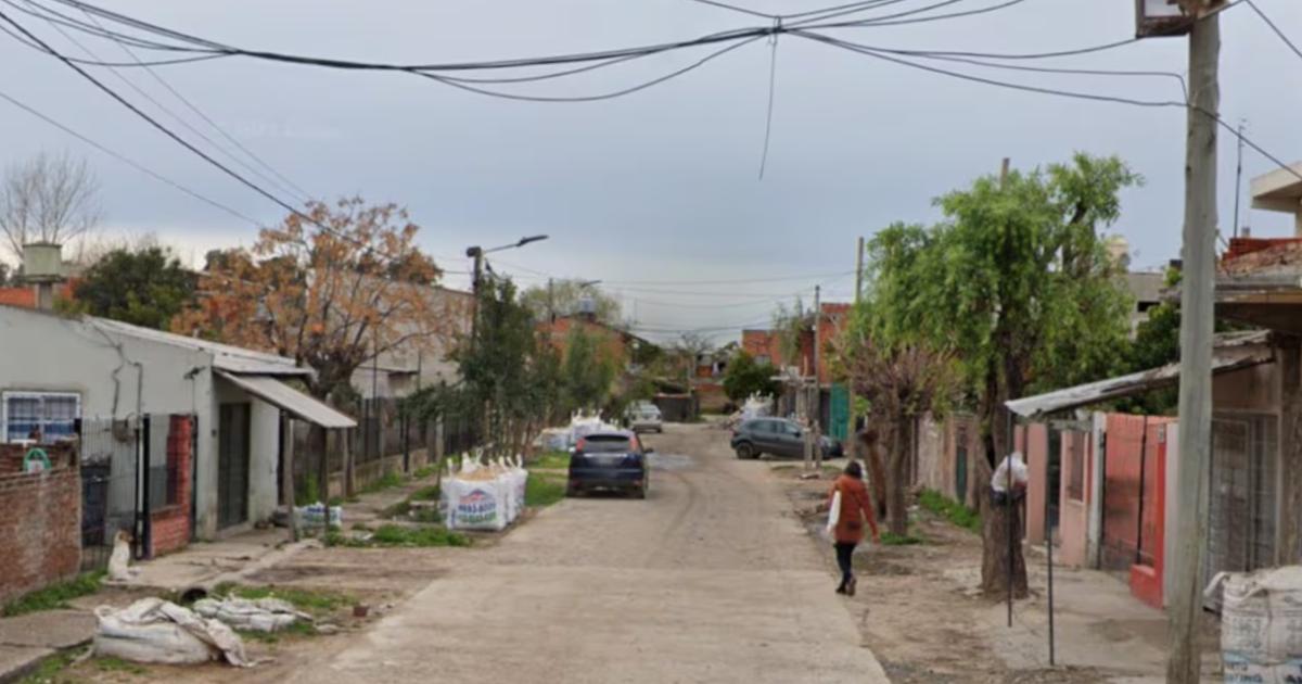 La adolescente estaba cautiva en la casa de un vecino de su abuela (Foto- Google Maps)