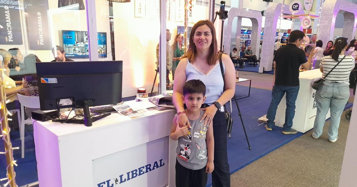 GALERIacuteA DE FOTOS La 16ordf Feria del Libro se vive a pleno en Santiago del Estero